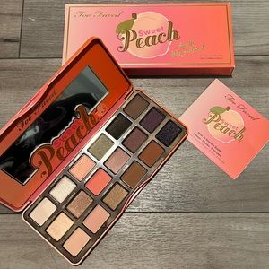 Brand New Too Faced Sweet Peach Eye Shadow Pallet